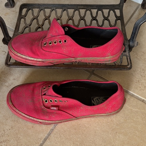Vans Other - Vans Of The Wall Red With Gold Splatters Men’s Size 10.5 Women Size 12 Like New